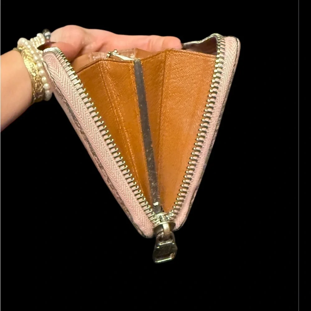 Louis Vuitton Articles De Voyage Veau Soie Lena Calfskin Pink Zippy Wallet